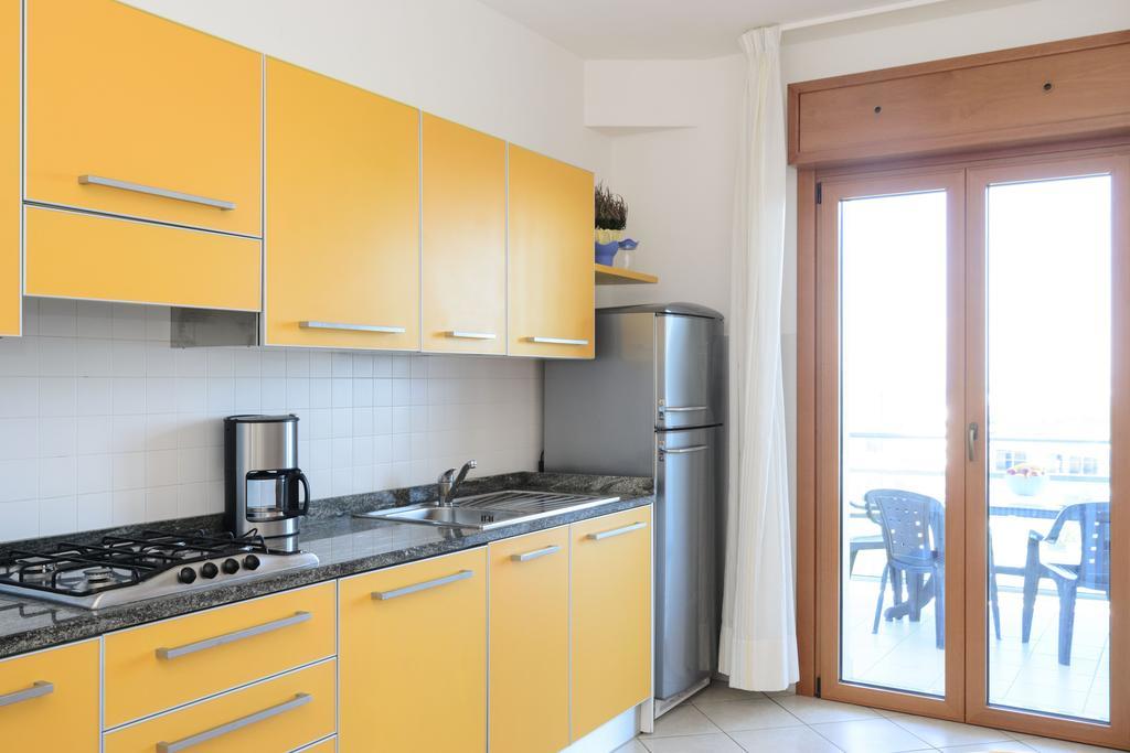 Sunbeach Apartments Lignano Sabbiadoro Exterior foto